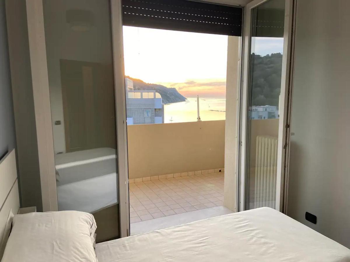 Tramonto In Baia Pesaro